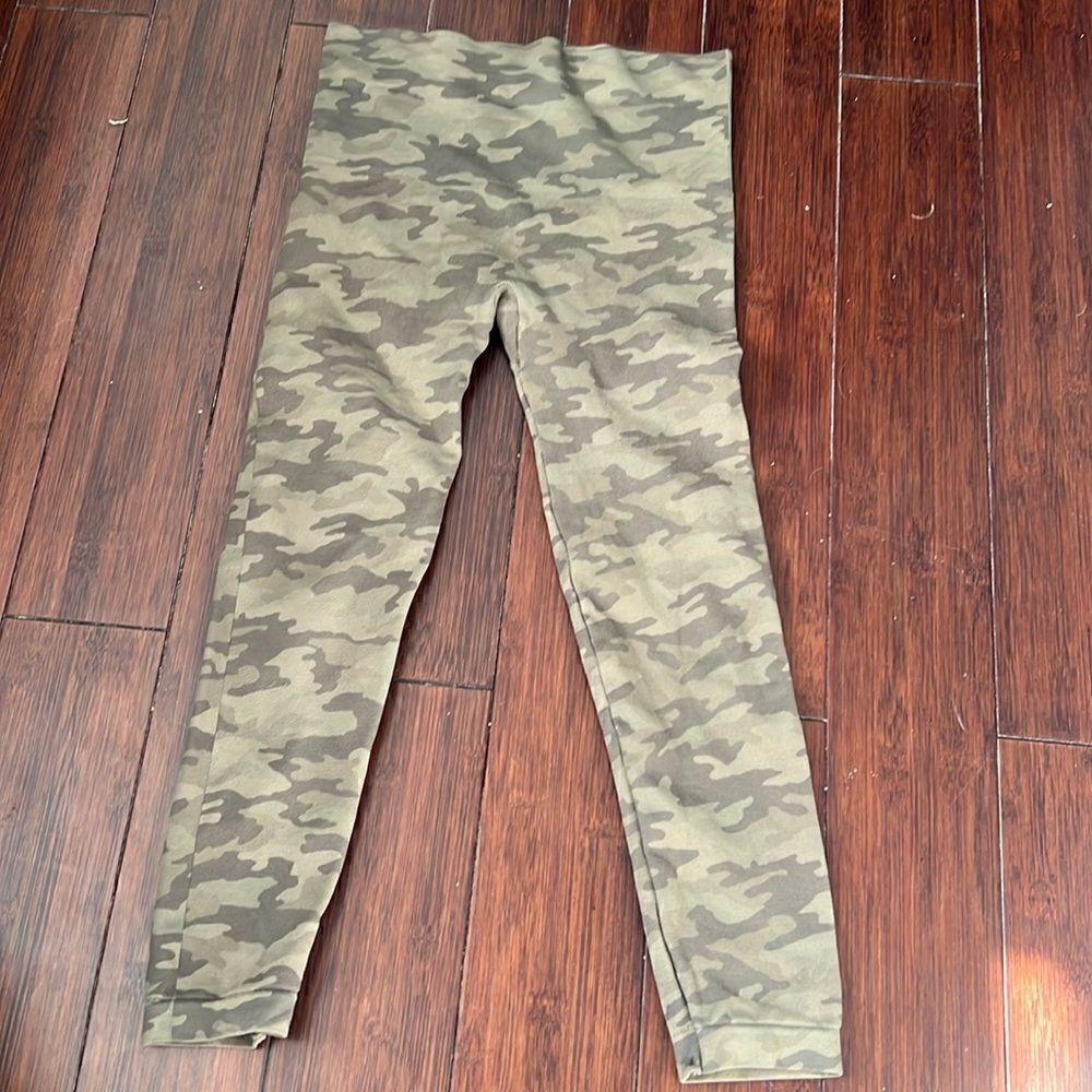 Camouflage Army SPANX Leggings - Mid Length Cropped Knee Length Leggings - Small